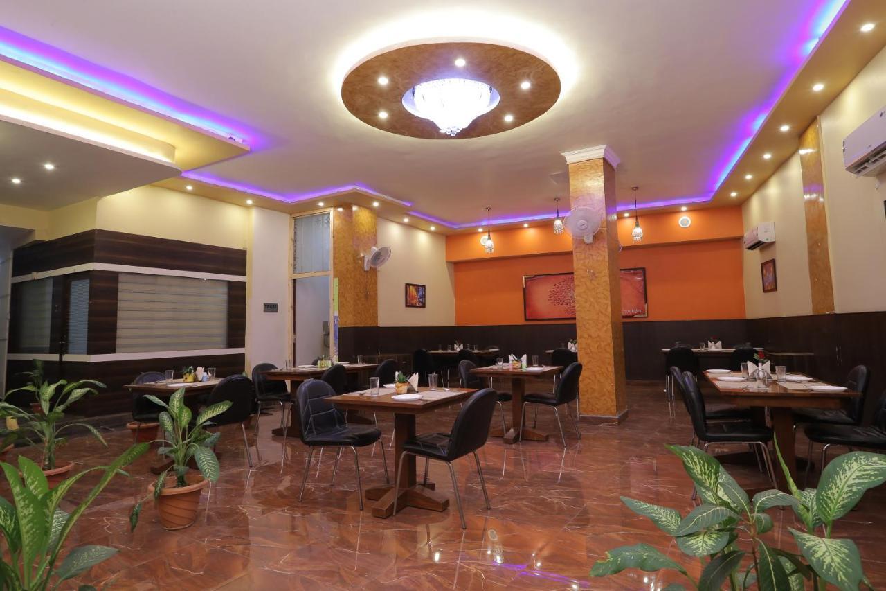 Hotel Vivek Continental Gwalior Exterior photo