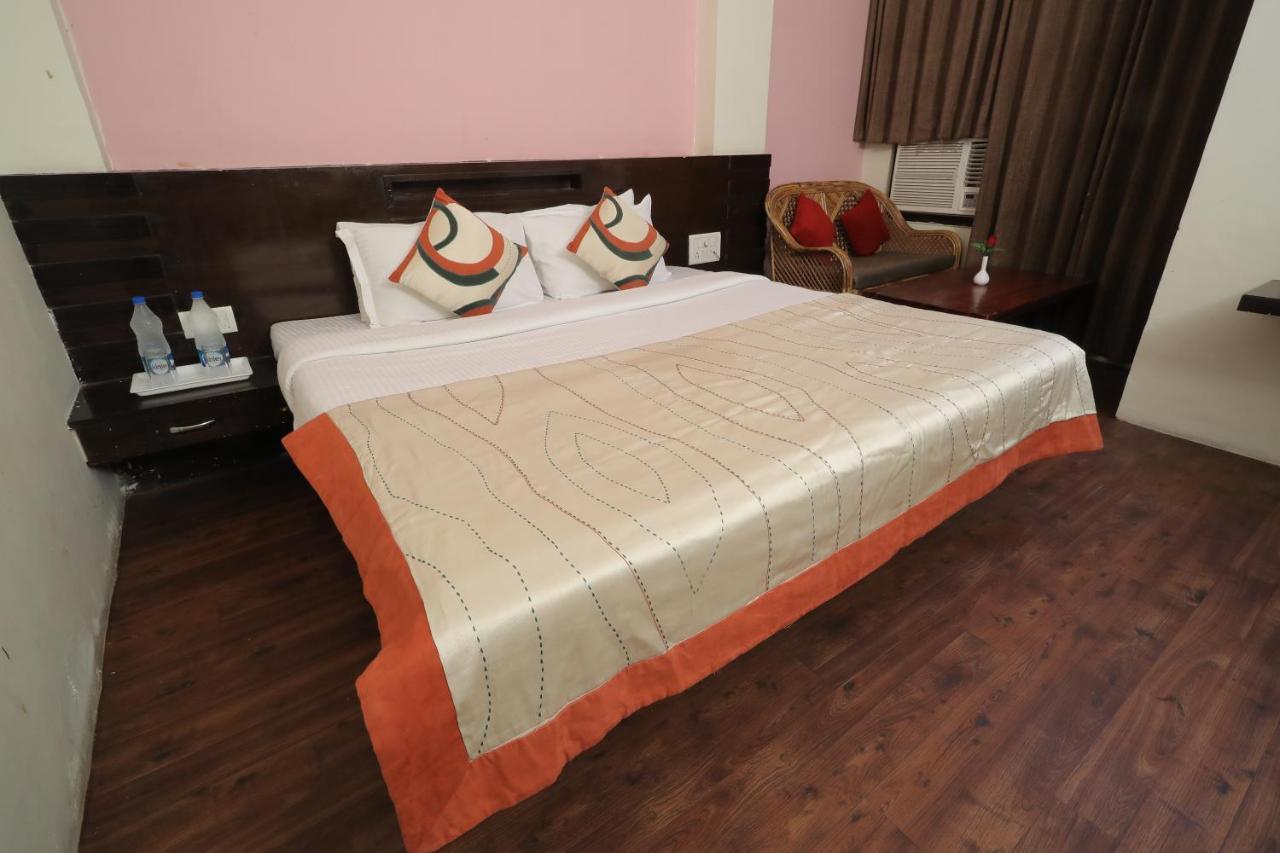 Hotel Vivek Continental Gwalior Exterior photo
