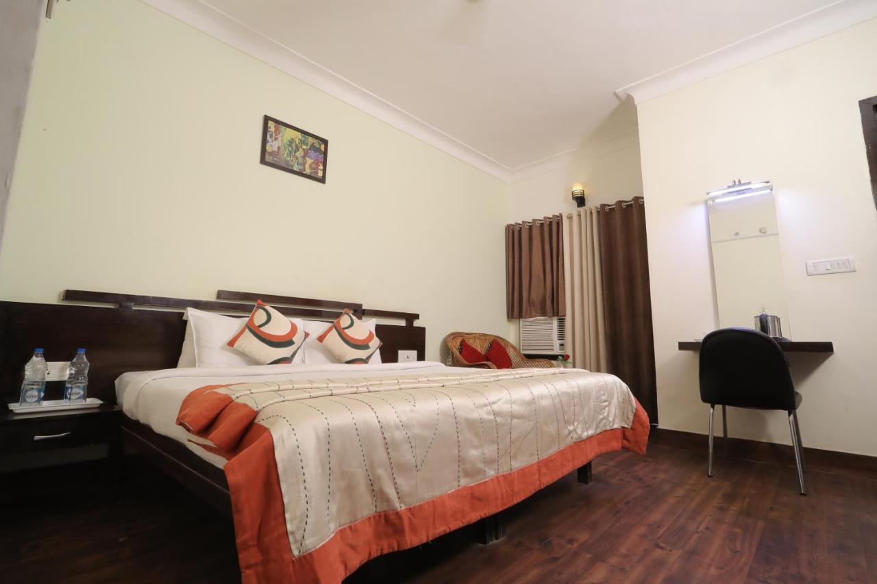 Hotel Vivek Continental Gwalior Exterior photo