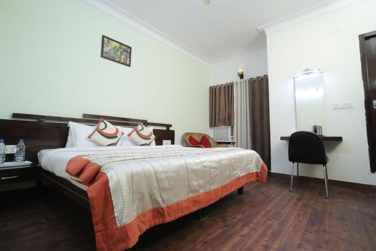 Hotel Vivek Continental Gwalior Exterior photo